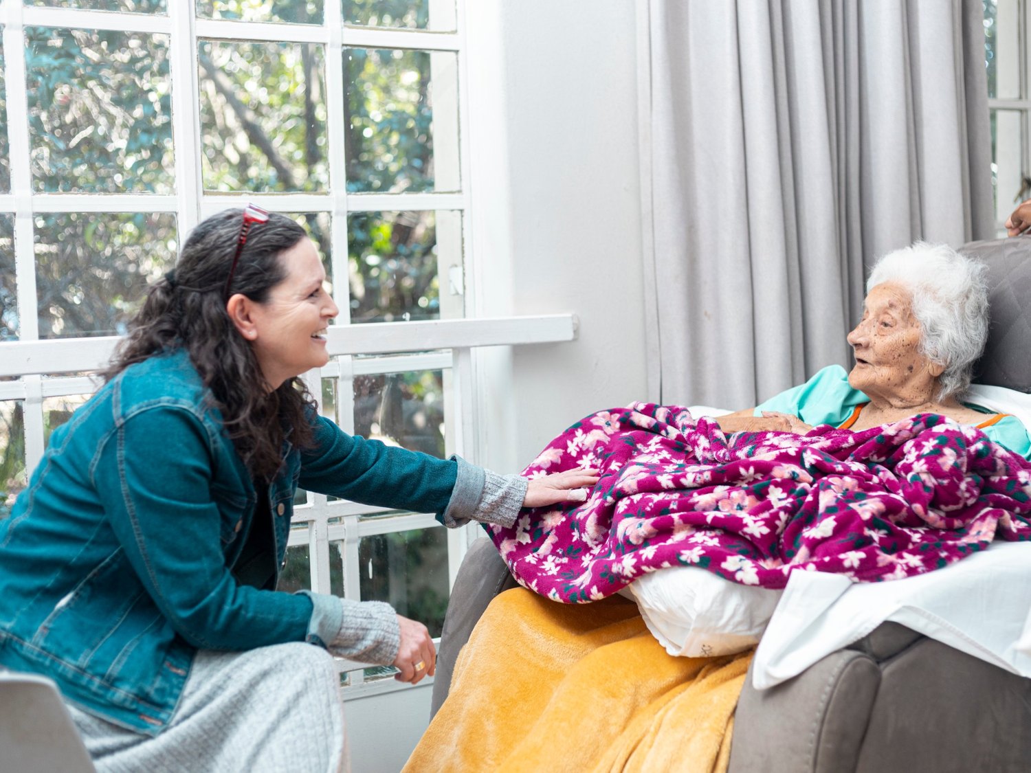 A HospiceWits counsellor with a patient